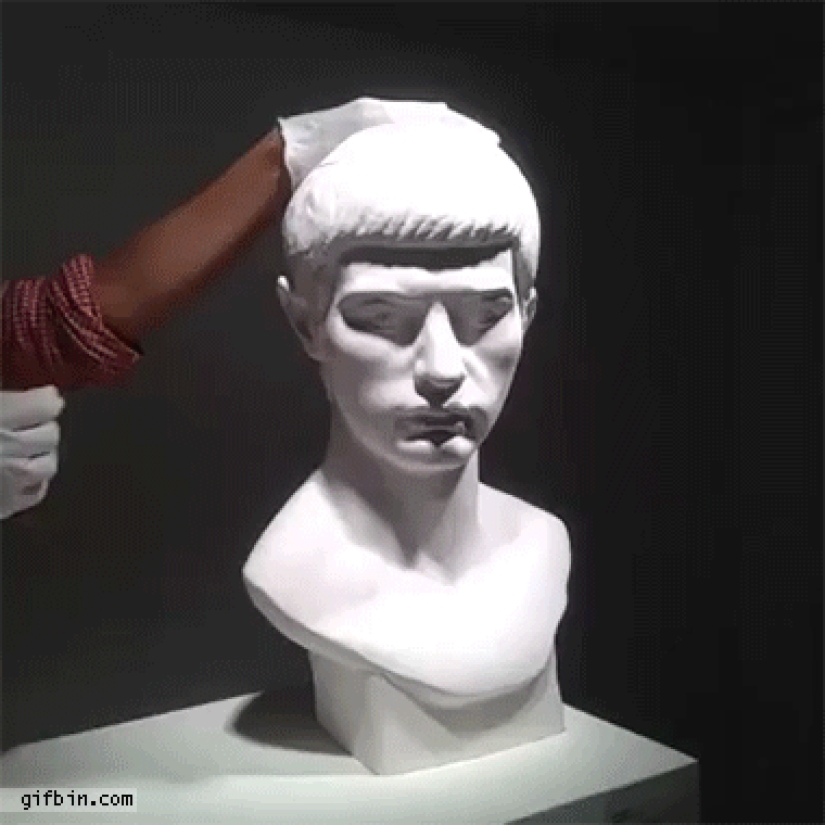 Arrancando una cabeza de papel en las increíbles esculturas de Lee Hongbo