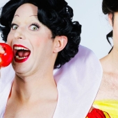 Artista de maquillaje convirtió a estos cinco chicos en hermosas princesas de Disney