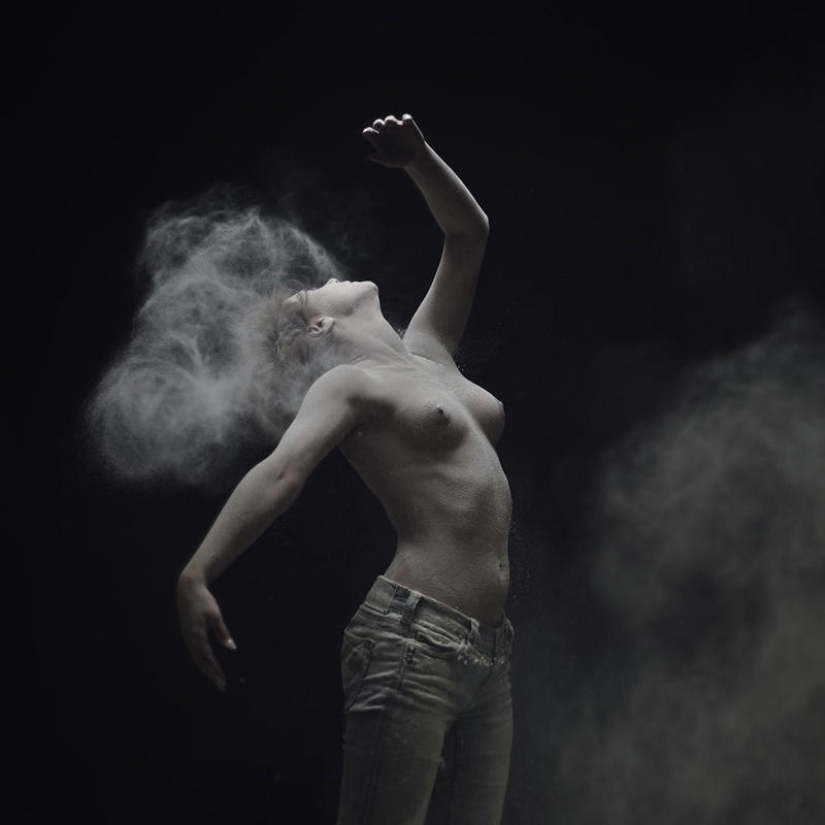 Ashes — non-trivial erotica by Olivier Valsecchi