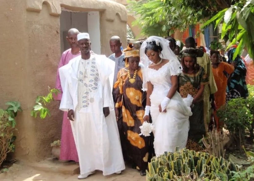 Asistente debajo de la cama y la noche con la tía de la novia: extrañas tradiciones matrimoniales de las tribus africanas