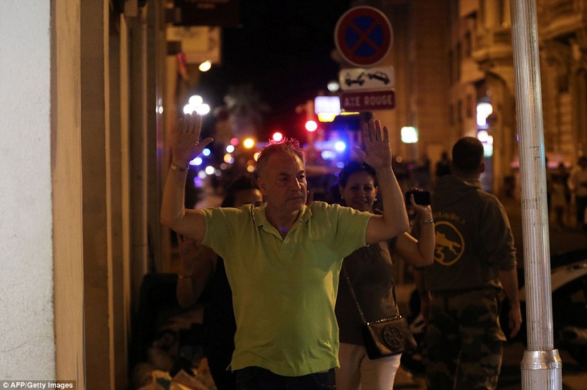 Atentado terrorista en Niza: un camión se estrelló contra una multitud en las celebraciones del Día de la Bastilla