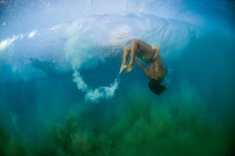 Bajo el agua con Mika Kamara