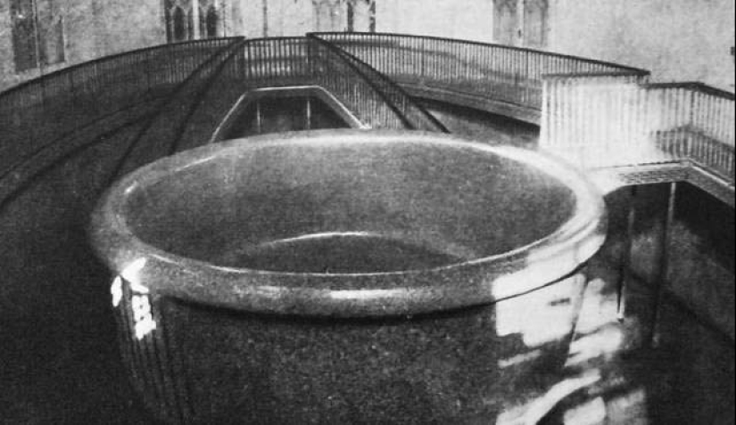 Baño zar: qué secretos esconde un cuenco gigante en un palacio abandonado