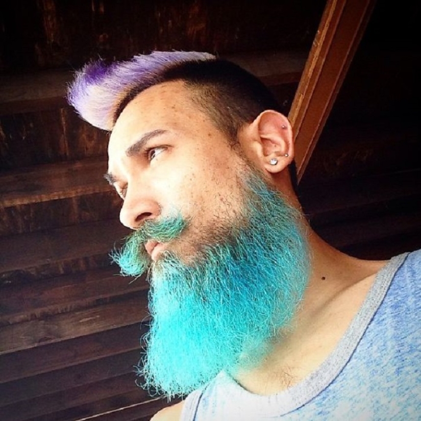 Barba azul: las sirenas macho se tiñen la barba de diferentes colores