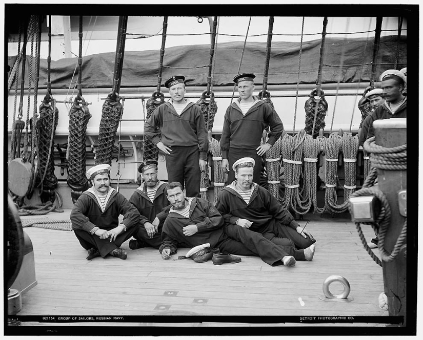 Barcos y oficiales de la Armada del Imperio Ruso en 1893