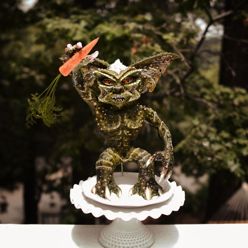 Battle of two edible gremlins