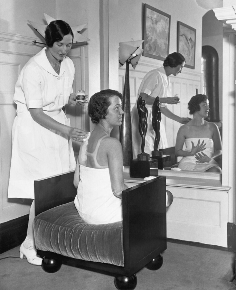 Beauty — a terrible force: looked like the salon of Helena Rubinstein in 1936