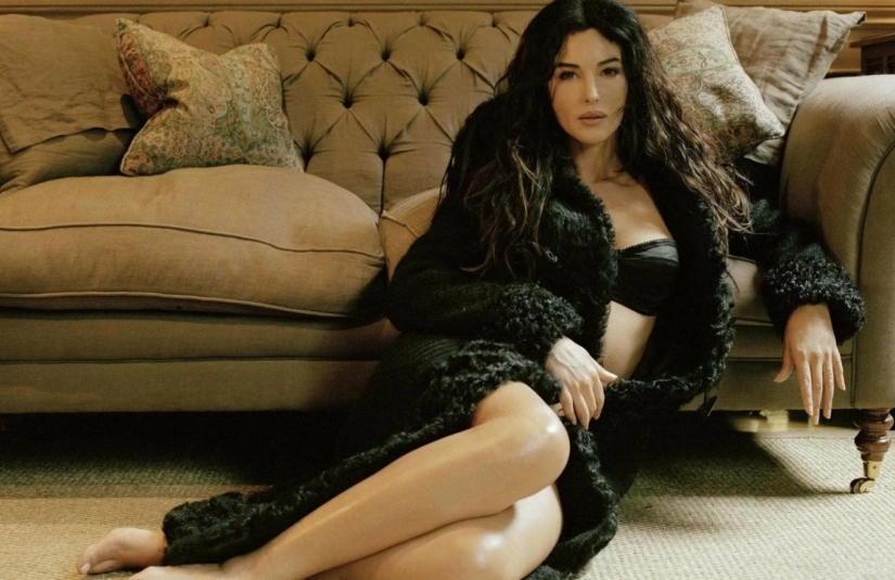 Beauty beyond the boundaries of time: naughty photos of young Monica Bellucci