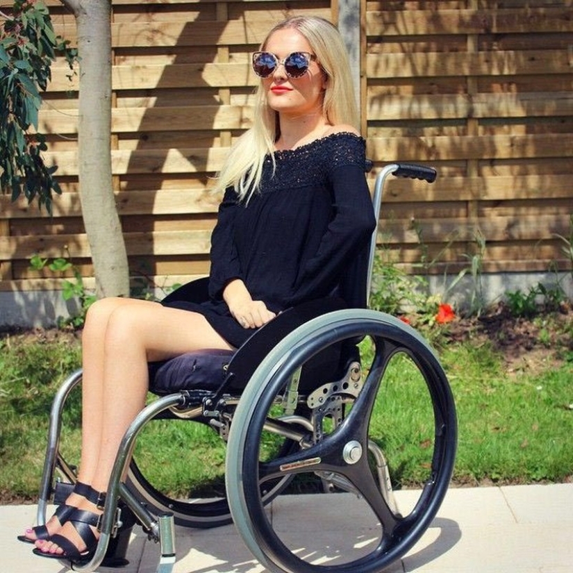 Beauty blogger with paralysis shoots powerful video to fight back against trolls