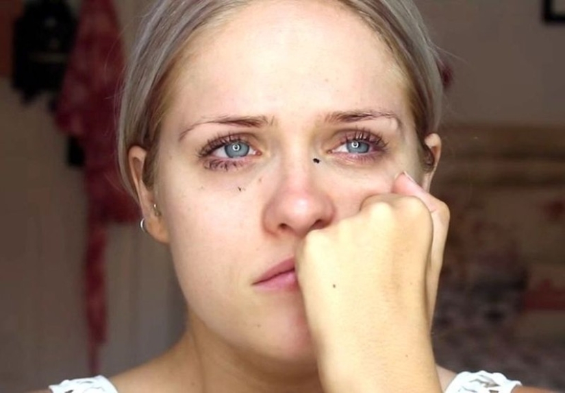 Beauty blogger with paralysis shoots powerful video to fight back against trolls