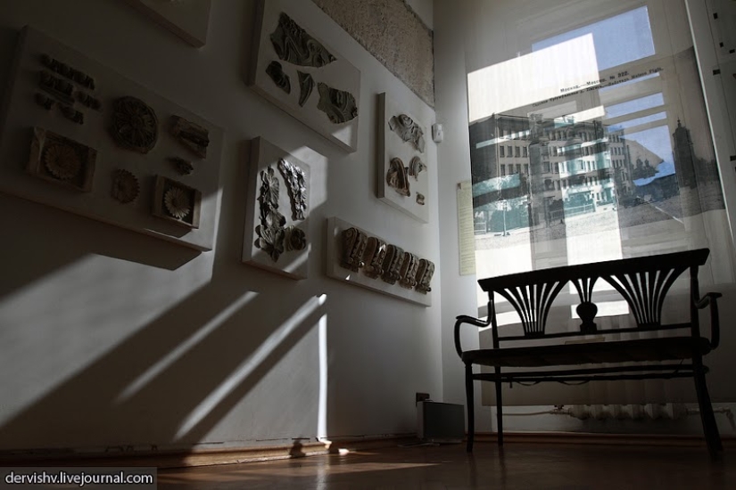 Behemoth, Annushka and other inhabitants of the "bad apartment"