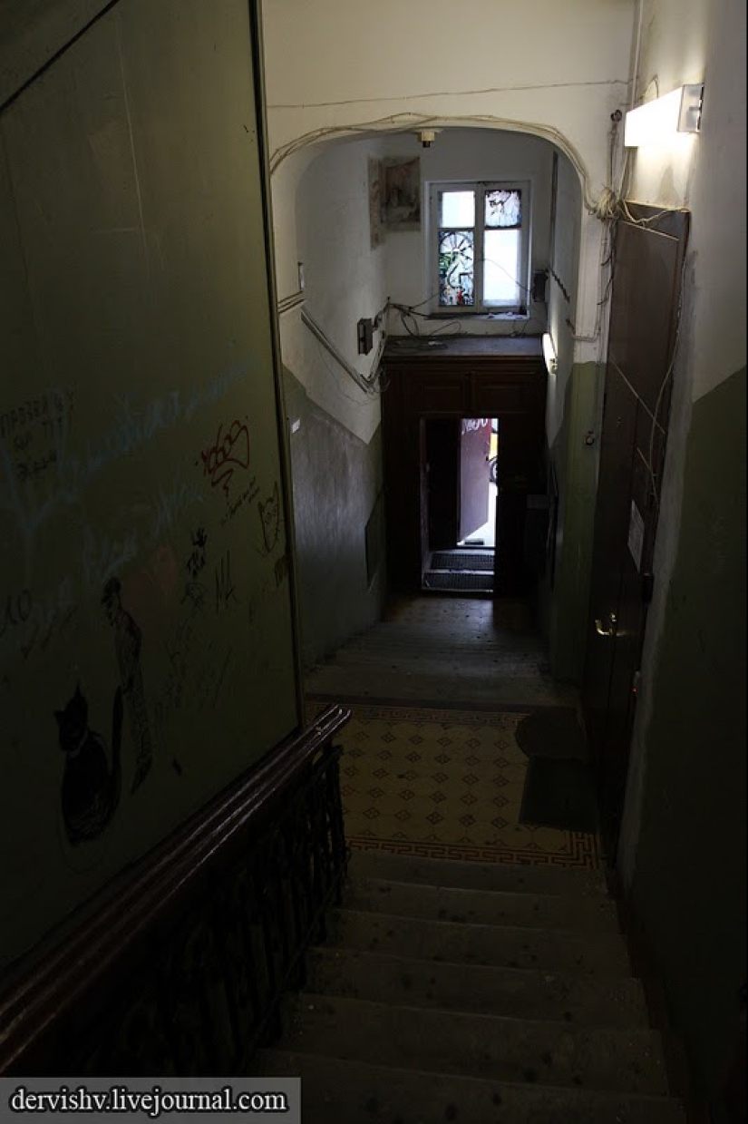 Behemoth, Annushka and other inhabitants of the "bad apartment"