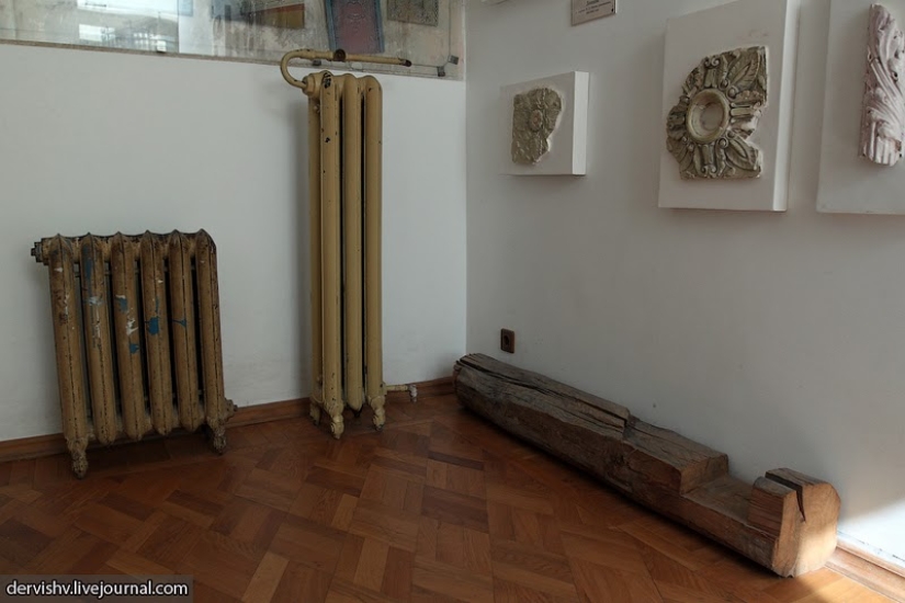 Behemoth, Annushka and other inhabitants of the "bad apartment"