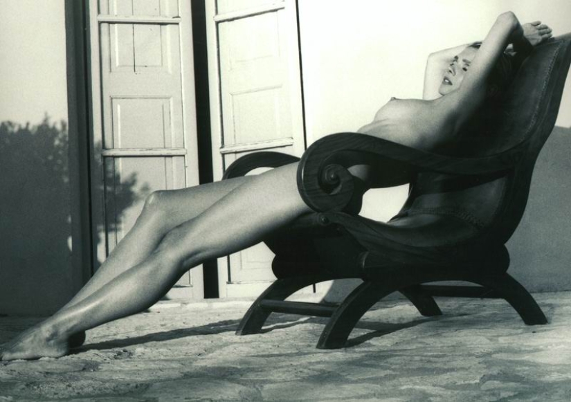 Belleza desnuda en Austria: desnudo en blanco y negro por Sylvia Bloom
