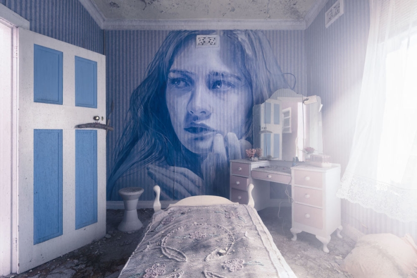 Belleza fugaz: retratos de mujeres en casas abandonadas