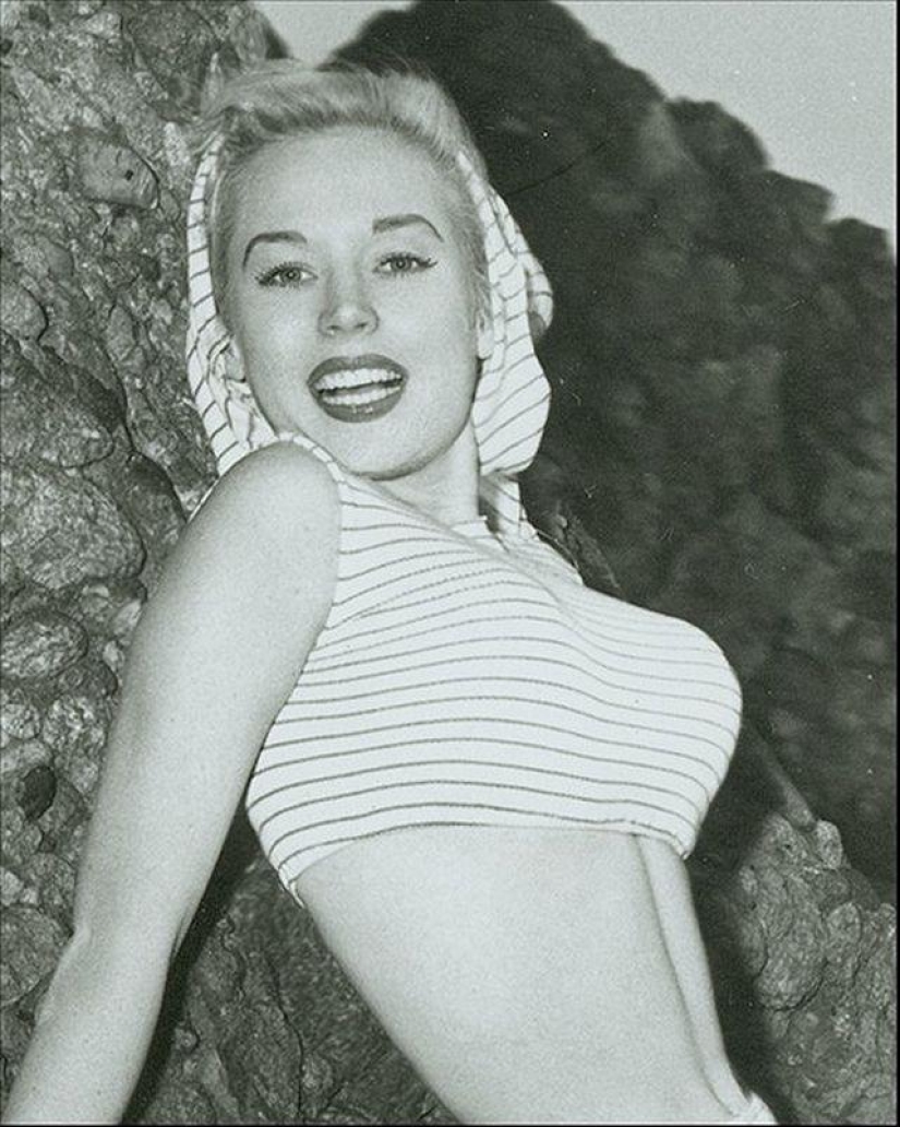 Betty Brosmer es la dueña de la figura más hermosa de los años 50