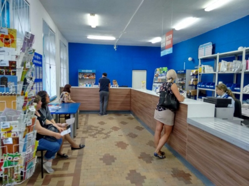 Bien hecho, Internet! Las redes sociales ridiculizaron a la oficina de correos de Omsk, y fue reparada en un instante