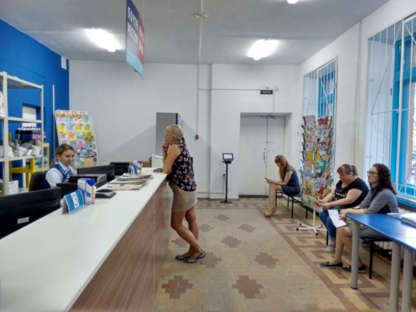 Bien hecho, Internet! Las redes sociales ridiculizaron a la oficina de correos de Omsk, y fue reparada en un instante