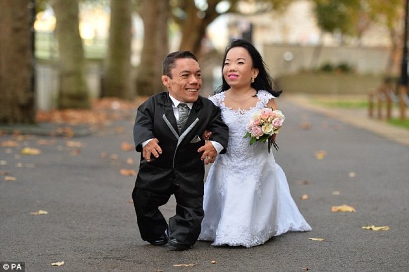 Big day for little people: the shortest couple in the world finally got married