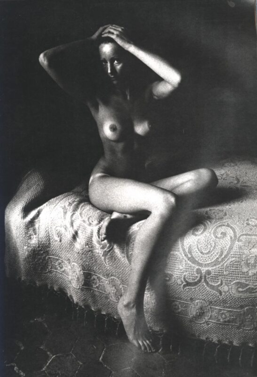 Black and white erotica of Zhanlu Sieff