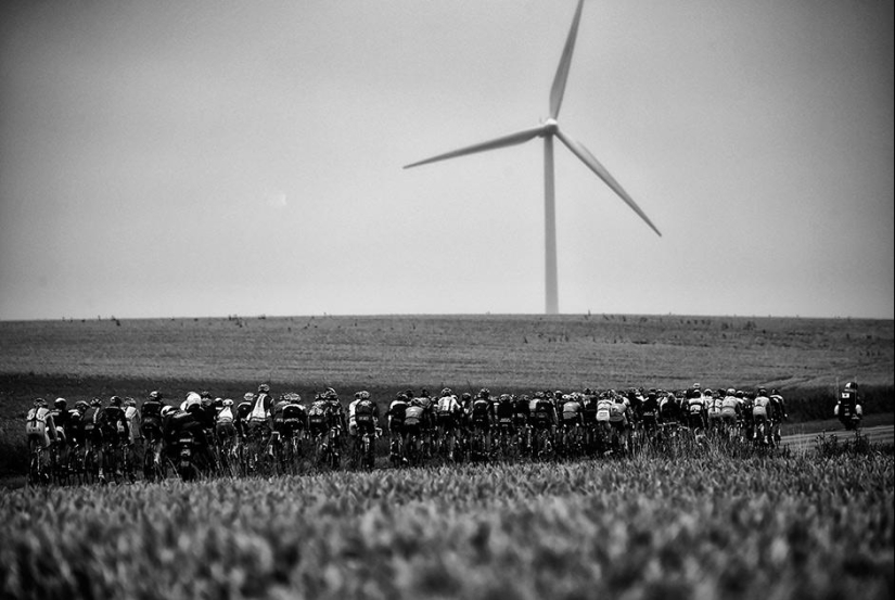 Black and white moments of the &quot;Great Loop&quot;