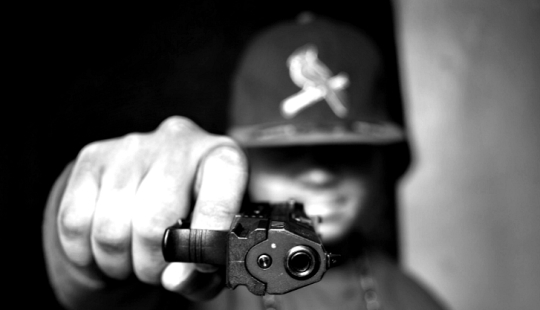 Bloodline: Fotógrafo se sumerge en la vida de los pandilleros de Latin Kings en Brooklyn Bloodline: Fotógrafo se sumerge en la vida de los pandilleros de Latin Kings en Brooklyn