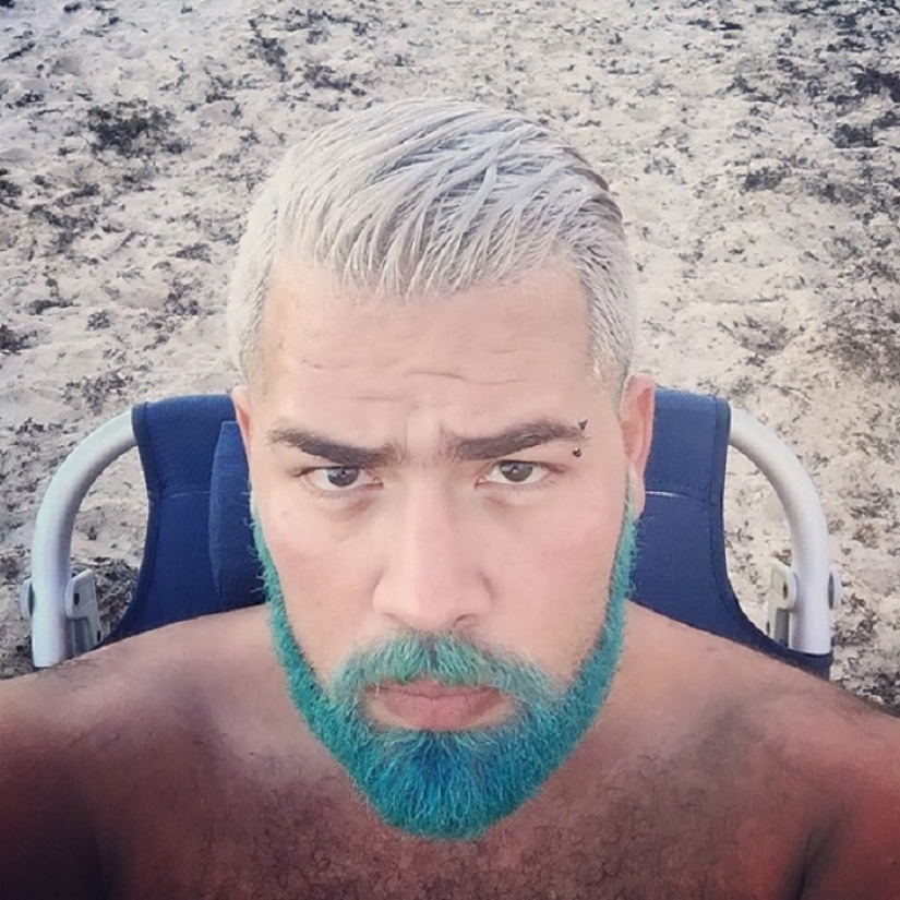 Blue beard: Male mermaids dye their beards different colors