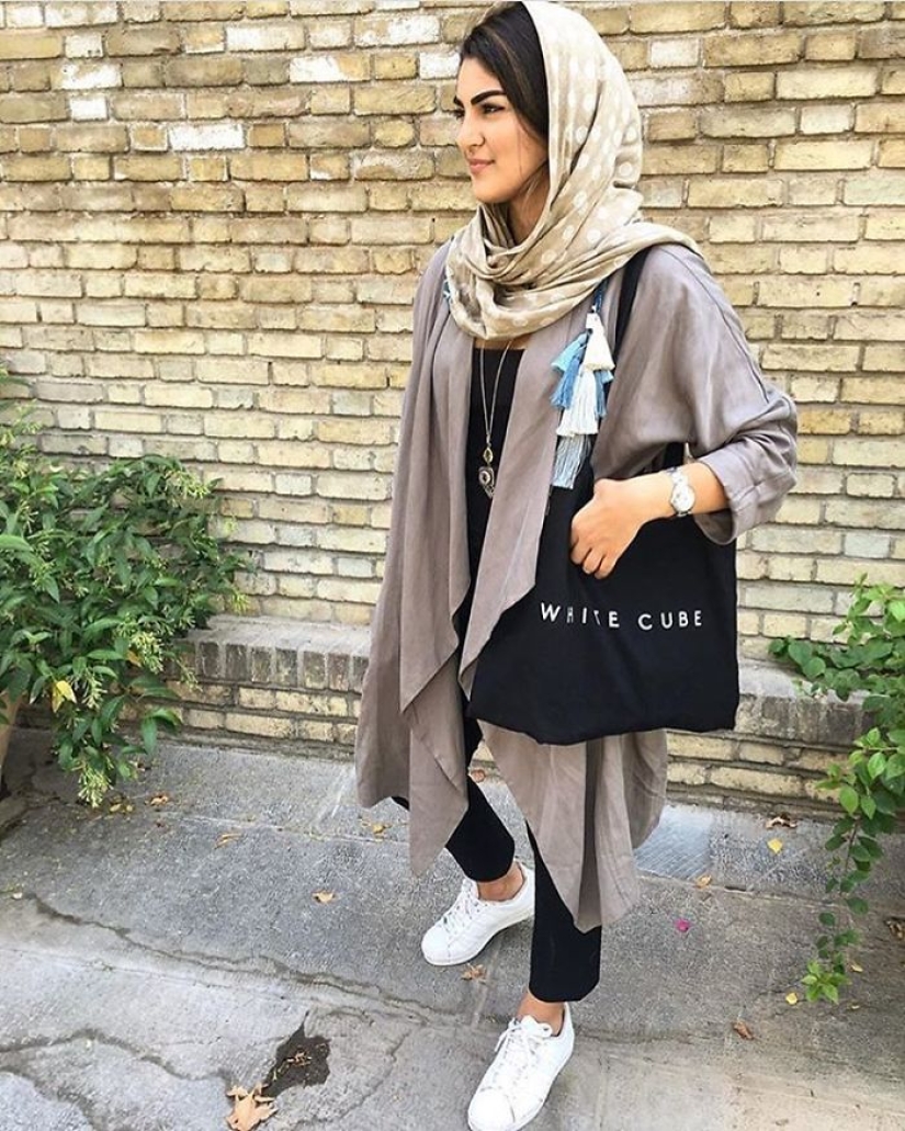 Bold Iranian fashionistas in sneakers destroy stereotypes