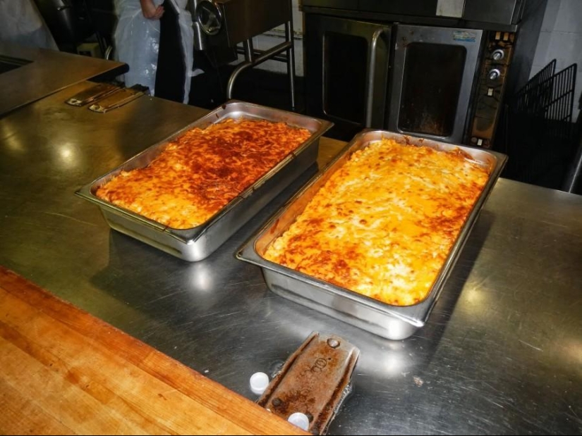 Breakfast at an American homeless shelter