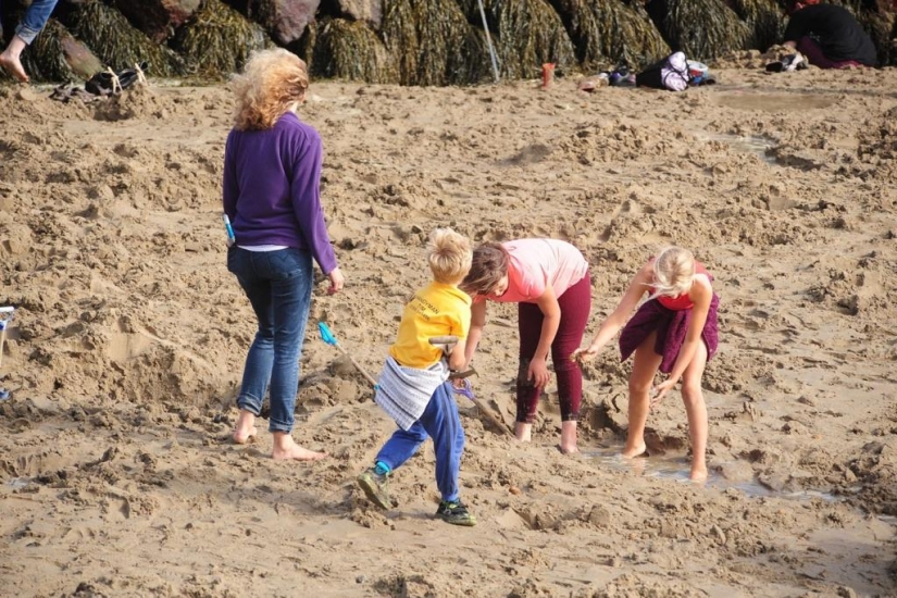 British Gold Rush on Folkestone Beach