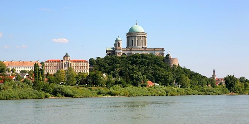 Budapest is a happy capital. What to do in the city?