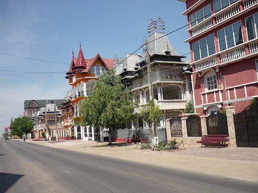 Buzescu is the capital of Gypsy millionaires
