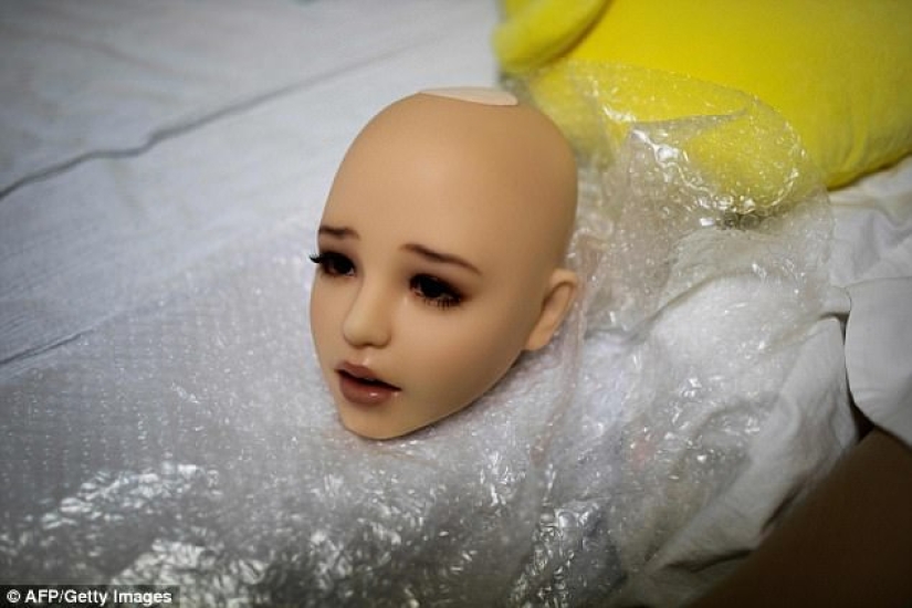 Cada vez más japoneses prefieren las relaciones con muñecas sexuales de goma