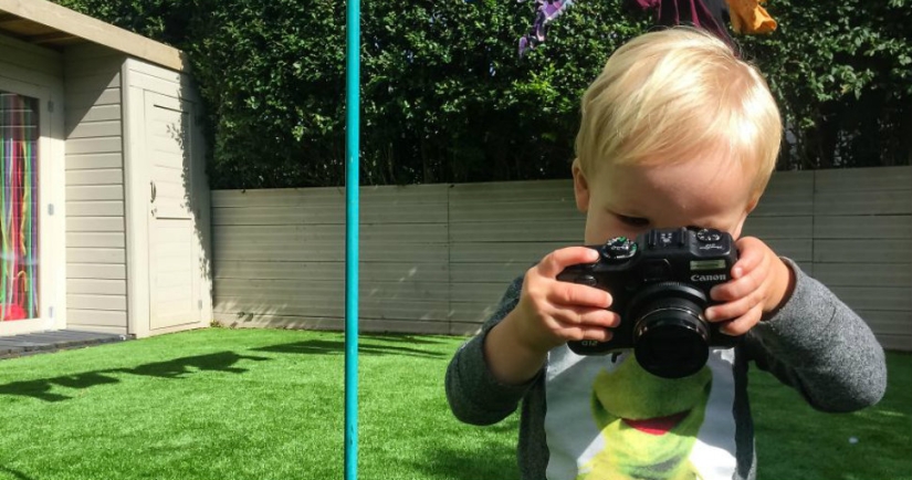Caminando debajo de la mesa: la historia de un padre sobre cómo su bebé de 1,5 años aprendió a tomar fotos geniales