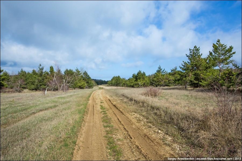 Caminar bajo las nubes. Meseta de Ai-Petri en Crimea