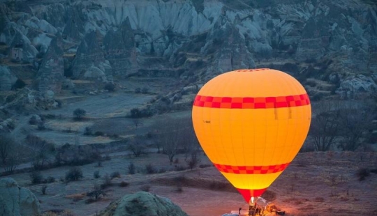 Capadocia: amanecer en puestas de sol y globos aerostáticos por primera vez Capadocia: amanecer en puestas de sol y globos aerostáticos por primera vez