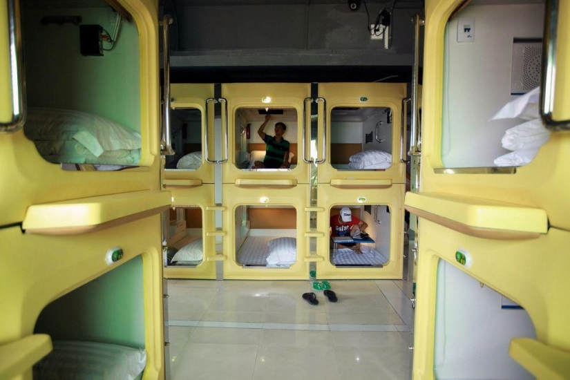 Capsule hotel in China - rooms without a view