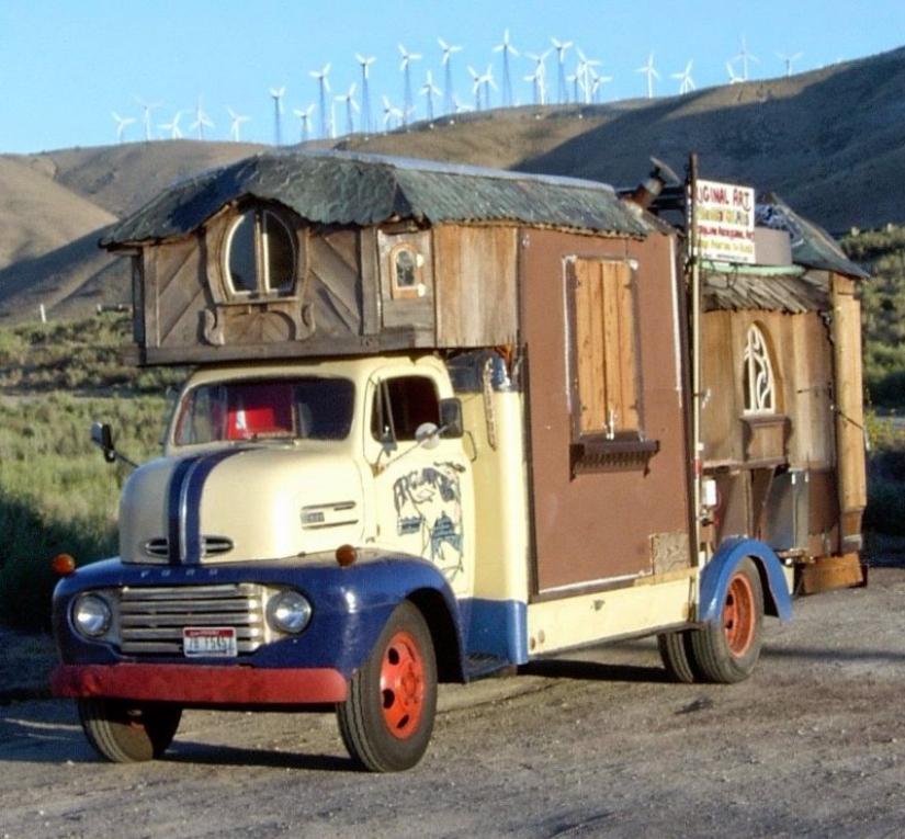 Casa-camiones — raro, pero un lindo reliquia de la época hippie