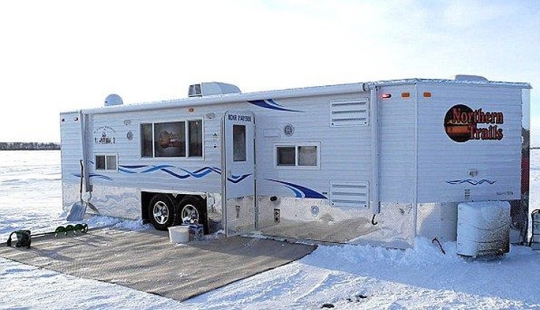 Casa móvil de pesca en hielo Casa móvil de pesca en hielo