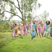 Celebrating your body: Plunge into glitter and escape into the fields…