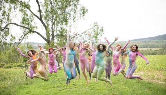 Celebrating your body: Plunge into glitter and escape into the fields…