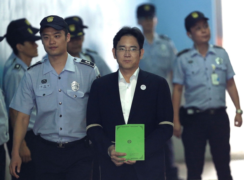CEO de Samsung condenado a 5 años de prisión