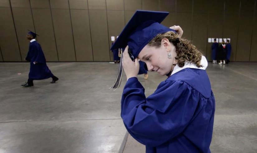 Ceremonias de graduación en todo el mundo.