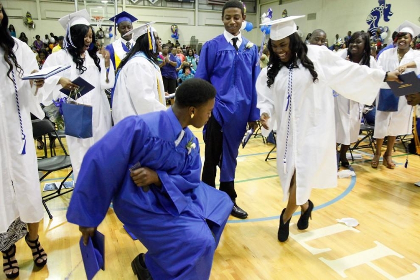 Ceremonias de graduación en todo el mundo.