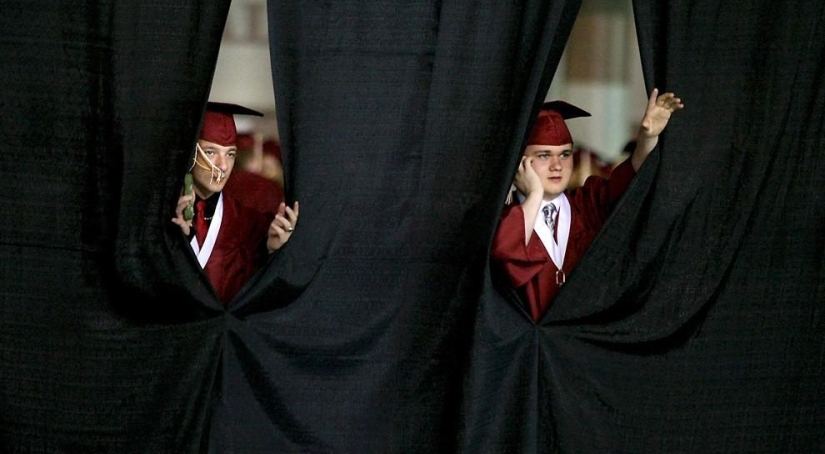 Ceremonias de graduación en todo el mundo.