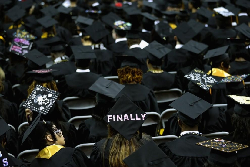 Ceremonias de graduación en todo el mundo.