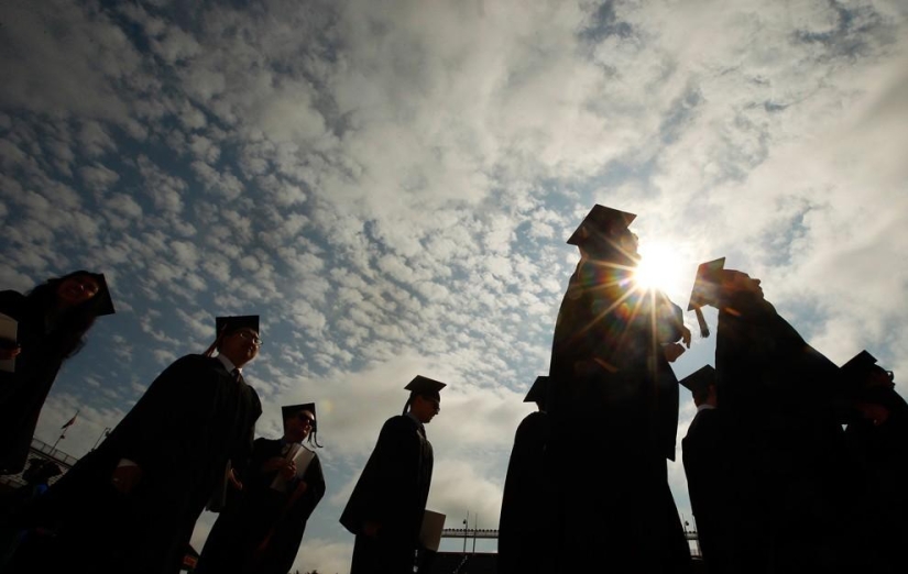 Ceremonias de graduación en todo el mundo.