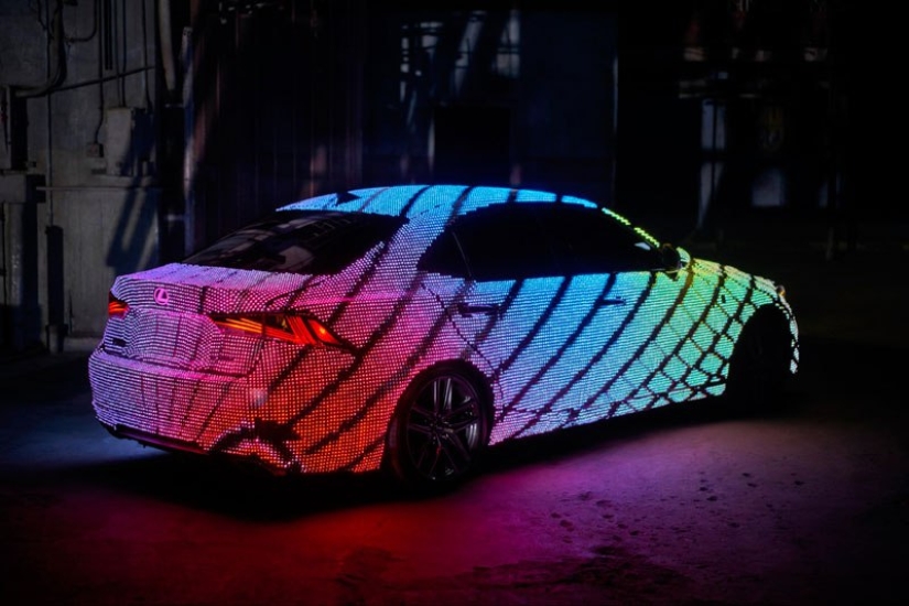 Chameleonmobile. The new Lexus model was covered with LEDs