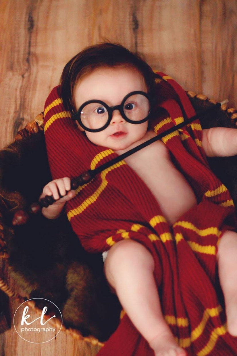 Charming photo shoot of a baby in the image of Harry Potter