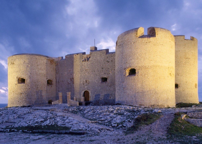 Chateau d&#39;If - the legendary prison of French kings